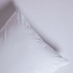 Homescapes Terry Towelling Waterproof Pillow Protectors 60 X 60 Cm, Pack Of 4 - thumbnail 6
