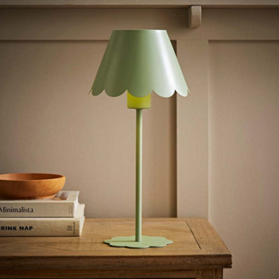 Valuelights Hattie Green Scallop Rechargeable Table Lamp - image 1