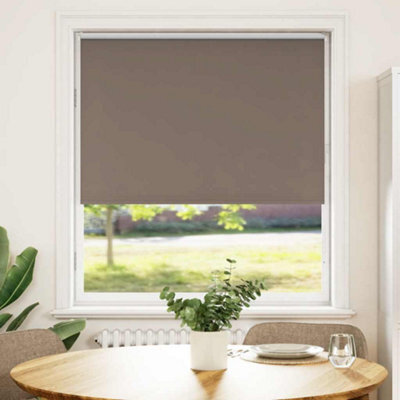 Berkfield Roller Blind Blackout Coffee 100X150 Cm Fabric Width 95.7 Cm Polyester - image 1