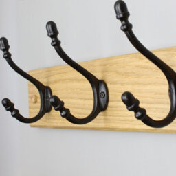 Oakcrafts - Handcrafted Solid Oak Coat Rack With Cast Iron Satin Black Hooks 750mm - 5 Hooks - thumbnail 3