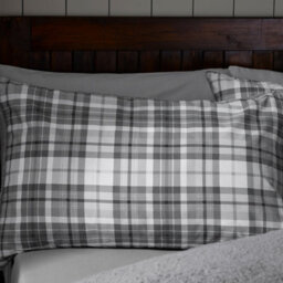 Catherine Lansfield Cosy Sherpa Check Super King Duvet Cover Set With Pillowcases Grey - thumbnail 2