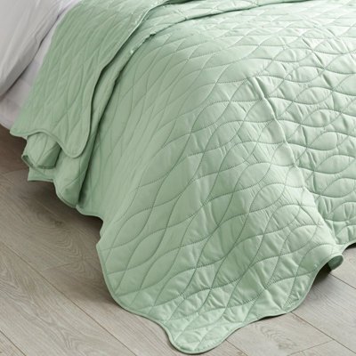 Catherine Lansfield Scallop Waves Quilted 240X260Cm Bedspread Green - image 1