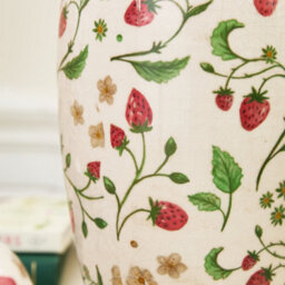 Dibor Vintage Style Strawberry Ceramic Spring Flower Pot Urn Vase - thumbnail 3