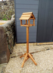 Charles Taylor Premium Bird Feeding House - thumbnail 4