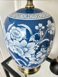 Downton Interiors Blue Oriental Ceramic Table Lamp With Pleated Shade - thumbnail 3