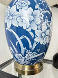 Downton Interiors Blue Oriental Ceramic Table Lamp With Pleated Shade - thumbnail 4