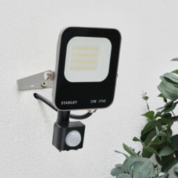 Stanley Ik10 Black Mains-Powered Cool Daylight Outdoor Led Pir Floodlight 2200Lm - thumbnail 2