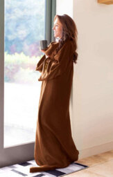 Snug Rug Cosy Sleeved Fleece Blanket With Sleeves And A Handy Pouch Pocket - Chocolate Brown Gh-Sca6 - thumbnail 4