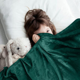 Ameha Fleece Plain Blanket, Lightweight & Reversible Throw For Travel, Bed & Sofa Blanket, Emerald King 200X240Cm - thumbnail 7