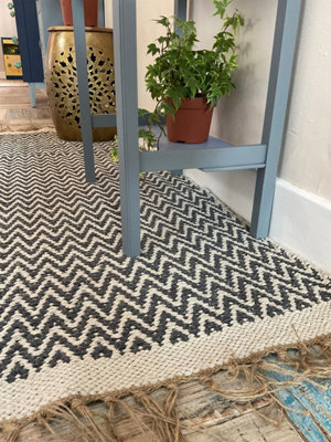 Second Nature Online Greta Soft Bedroom Rug Grey Dark Herringbone Pattern / 70 Cm X 115 Cm - image 1