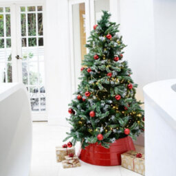 Ivyline Metal Christmas Tree Skirt Red  H26Cm W67Cm - thumbnail 1