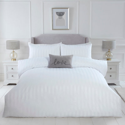 Julian Charles Home Satin Stripe White 210Tc 100% Cotton Duvet Set