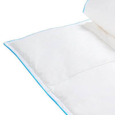 Beliani Duvet Duck Feathers And Down 6 Tog Light Warm Cervino 150 X 200 Cm - image 1