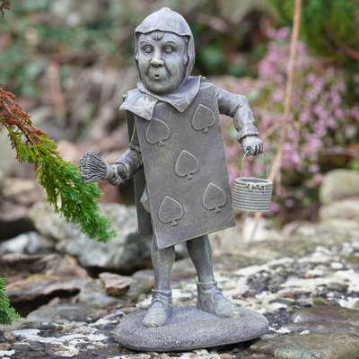 Burgess Knave Of Spades Resin Statue Alice In Wonderland Sculpture Garden Outdoor Decoration Large Home Ornament - image 1