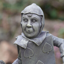 Burgess Knave Of Spades Resin Statue Alice In Wonderland Sculpture Garden Outdoor Decoration Large Home Ornament - thumbnail 3