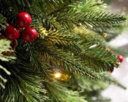 WeRChristmas Pre-Lit Victorian Christmas Tree With Berries, Pinecones And Warm White Leds, 5Ft - thumbnail 4