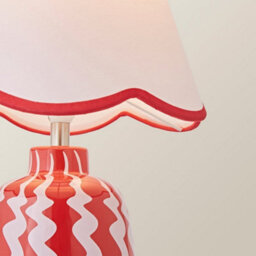 Valuelights Katy Pink And Red Wiggle Stripe Table Lamp With Scallop Shade - thumbnail 4