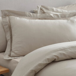 Catherine Lansfield Classic Lattice Lace Single Duvet Cover Set With Pillowcase Natural - thumbnail 2