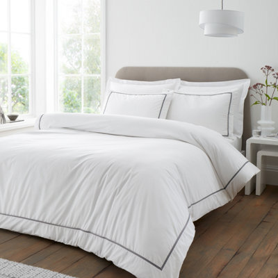 Bianca Fine Linens Contrast Trim 200 Thread Count Cotton Single Duvet Cover Set With Pillowcase White / Black - image 1