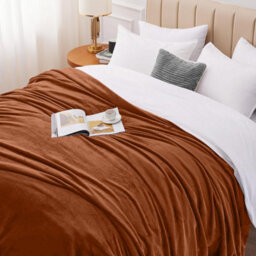 Ameha Fleece Plain Blanket, Lightweight & Reversible Throw For Travel, Bed & Sofa Blanket, Rust Super King 230X270Cm - thumbnail 4