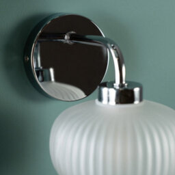 Valuelights Amaia Polished Chrome Ip44 Rated Single Frosted Ribbed Glass Wall Light - thumbnail 3
