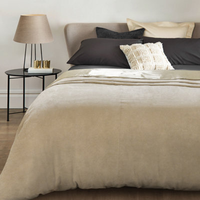 Velosso Luxe Touch Elegant Throw Blanket In Smooth Faux Suede - Warm And Stylish Blanket For Sofa, Bed - 57Cm X 75Cm - Cream