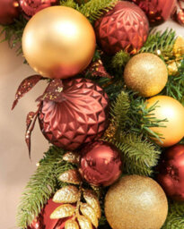 Werchristmas 76 Cm Pre-Lit Artificial Christmas Wreath With Burgundy And Gold Baubles, 60 Warm White Leds - thumbnail 6