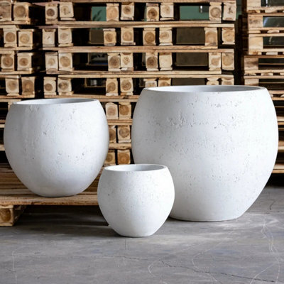 Jōbū Jobu Home - 110Cm Xxl Sphere Planter For Feature Trees - 686L Orbello - White Mist (White Pale Grey Cool Neutral) - image 1