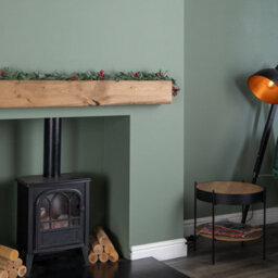 Samuel Alexander 1.90M Festive Garland With Green Seasonal Leaves And Red Berries - thumbnail 2