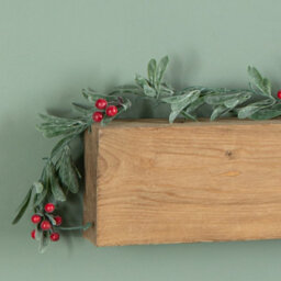Samuel Alexander 1.90M Festive Garland With Green Seasonal Leaves And Red Berries - thumbnail 3