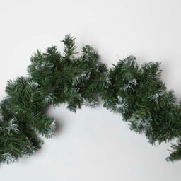 Homescapes Green Snow Dusted Christmas Wreath, 18 Inches - thumbnail 4