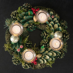 Samuel Alexander 33Cm Christmas Bauble Quartet Candle Holder With Pinecones And Red Berries - thumbnail 4