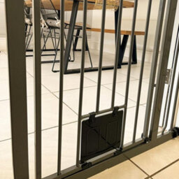 Bettacare Pet Gate With Lockable Cat Flap, Narrow, 68.5Cm - 75Cm, Slate Grey, 104Cm In Height - thumbnail 9