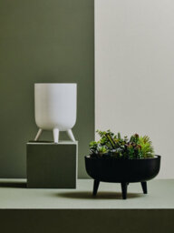 Orsina Easy To Maintain White Vase, Iron Constructed Flower Vase, Classic And Timeless Design Vase For Flowers - thumbnail 4