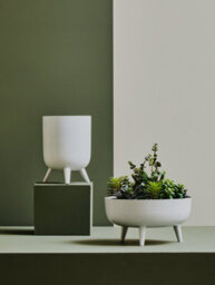Orsina Easy To Maintain White Vase, Iron Constructed Flower Vase, Classic And Timeless Design Vase For Flowers - thumbnail 5