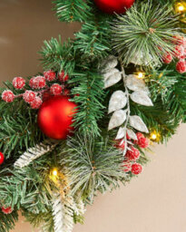 Werchristmas 60 Cm Pre-Lit Frosted Red And White Decorated Artificial Christmas Wreath, 20 Warm White Leds - thumbnail 4