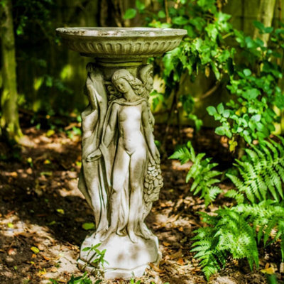 Three Graces Bird Bath: Elegant Garden Centerpiece Ideas