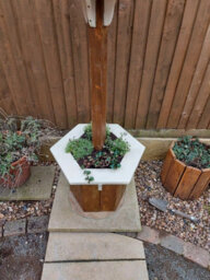 Buttercup Farm Hadleigh  Bird Table With Planter - thumbnail 5