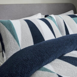 Smart Living Luxurious Geo Triangle Fleece Duvet Cover With Pillowcases - thumbnail 2