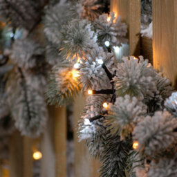 Festive Indoor & Outdoor Flickering 5Ft Christmas Tree Lights 600 White And Warm White Leds - thumbnail 4