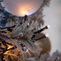 Festive Indoor & Outdoor Flickering 5Ft Christmas Tree Lights 600 White And Warm White Leds - thumbnail 2