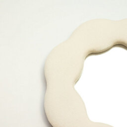 Serenityy Soft Squiggly Flower Mirror - Stone Velvet Frame, 25.4 X 25.4 X 2.3 Cm - thumbnail 3