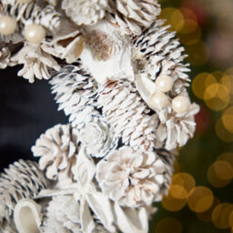 White Pinecone Festive Decor Autumn-Winter Front Door Wreath Christmas Wreath 30Cm - thumbnail 3