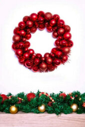 Christmas Tree World 33Cm Red Shatterproof Bauble Wreath - thumbnail 1