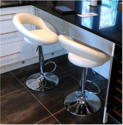Lamboro Sorrento Kitchen Bar Stool, Chrome Footrest, Height Adjustable Swivel Gas Lift, Home Bar & Breakfast Faux-Leather Barstool, Cream - thumbnail 5