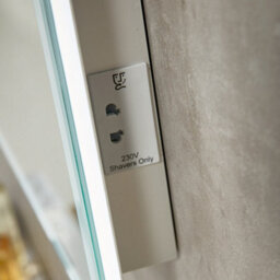 UK Homeliving Uk Home Living Avalon - Price Reduced -Led Mirror W/demister Pad & Shaver Socket 600X800mm - thumbnail 4