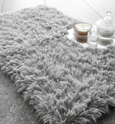 Catherine Lansfield Bathroom Cuddly Bath Mat Silver - image 1