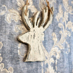 Shatchi 26Cm Cream Christmas Wooden Hanging Deer Wall Decoration Xmas Home Office Holiday Decorative Centrepiece - thumbnail 5