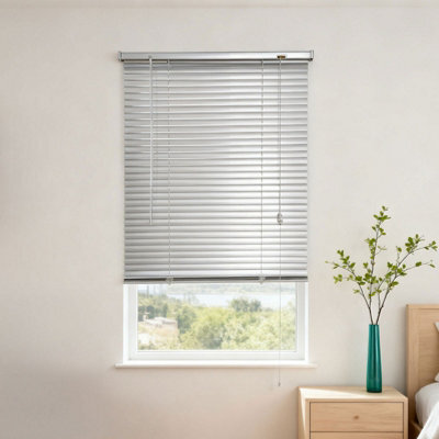 Garden Sanctuary Aluminium Horizontal Silver Coated Venetian Blind Shade 50Cm(W) X 130Cm(H) - image 1