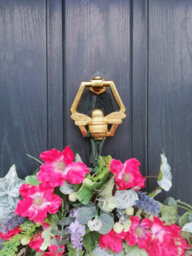 Brass bee Brass Bumblebee Door Knocker With Honeycomb Design - Brass Finish - thumbnail 9